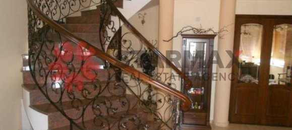 Propiedad comercial de 4 dormitorios en Aradippou, Cyprus No. 80681 5