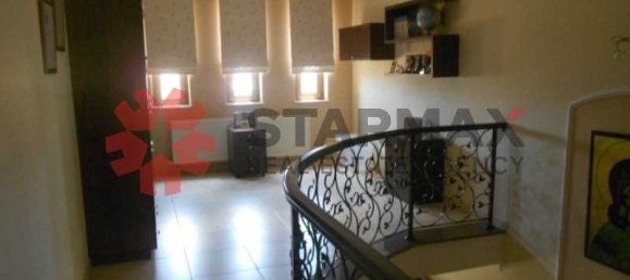 Propiedad comercial de 4 dormitorios en Aradippou, Cyprus No. 80681 9