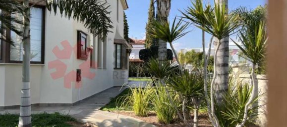 Propiedad comercial de 4 dormitorios en Aradippou, Cyprus No. 80681 3