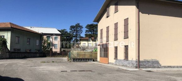 5 rooms House in Como, Italy No. 9999 3