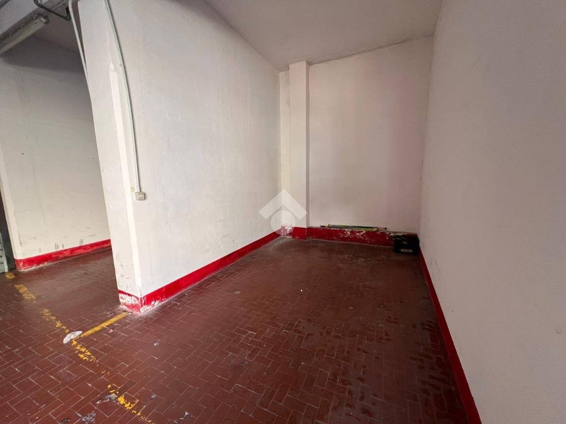 14m² Garage in Genoa, Italy No. 301390