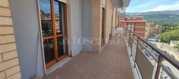 Apartamento de 7 dormitorios en L'Aquila, Italy No. 334407 6