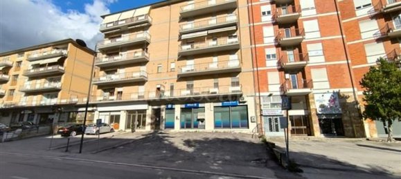 Apartamento de 7 dormitorios en L'Aquila, Italy No. 334407 3