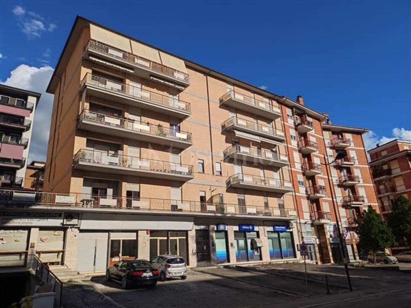 Apartamento de 7 dormitorios en L'Aquila, Italy No. 334407
