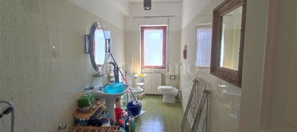 Apartamento de 7 dormitorios en L'Aquila, Italy No. 334407 31