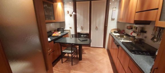 2 bedrooms Apartment in Turin, Italy No. 24380 14