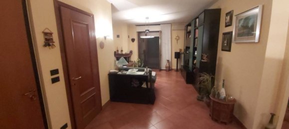 2 bedrooms Apartment in Turin, Italy No. 24380 2
