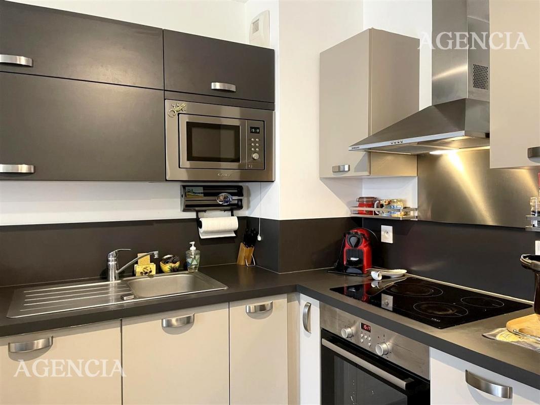 2 chambres Appartement à Pontault-Combault, France No. 144282