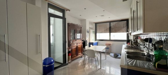 3غرفة شقة في Bari, Italy رقم 18667 8