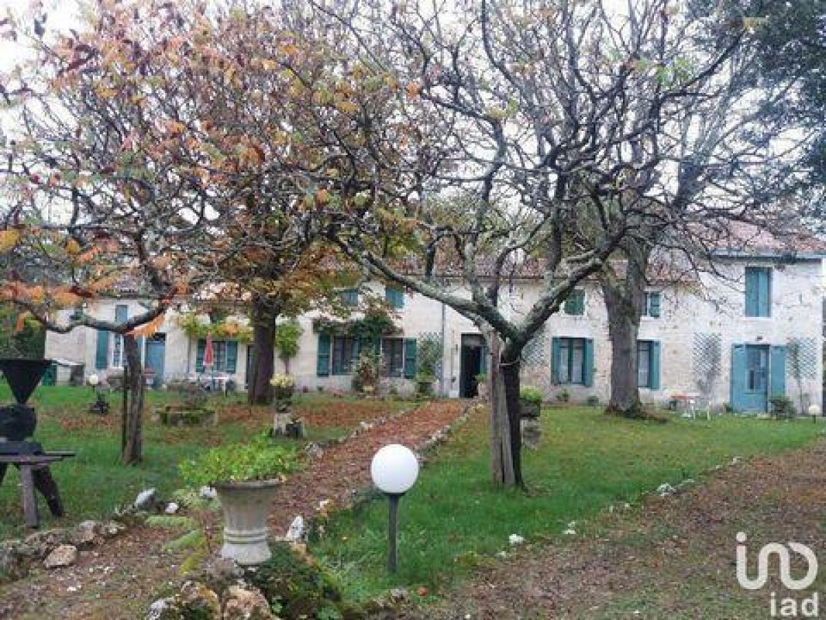 4 bedrooms House in Saintes, France No. 31784