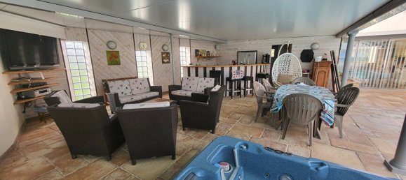 Замки и поместья с 4 спальнями в Монтсюр, Франция № 360565 14