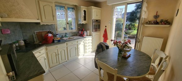 Замки и поместья с 4 спальнями в Монтсюр, Франция № 360565 2