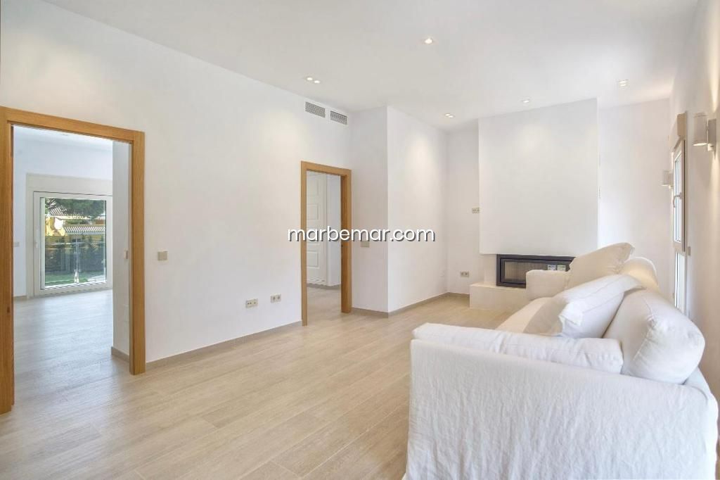 6 bedrooms Villa in Marbella, Spain No. 74734