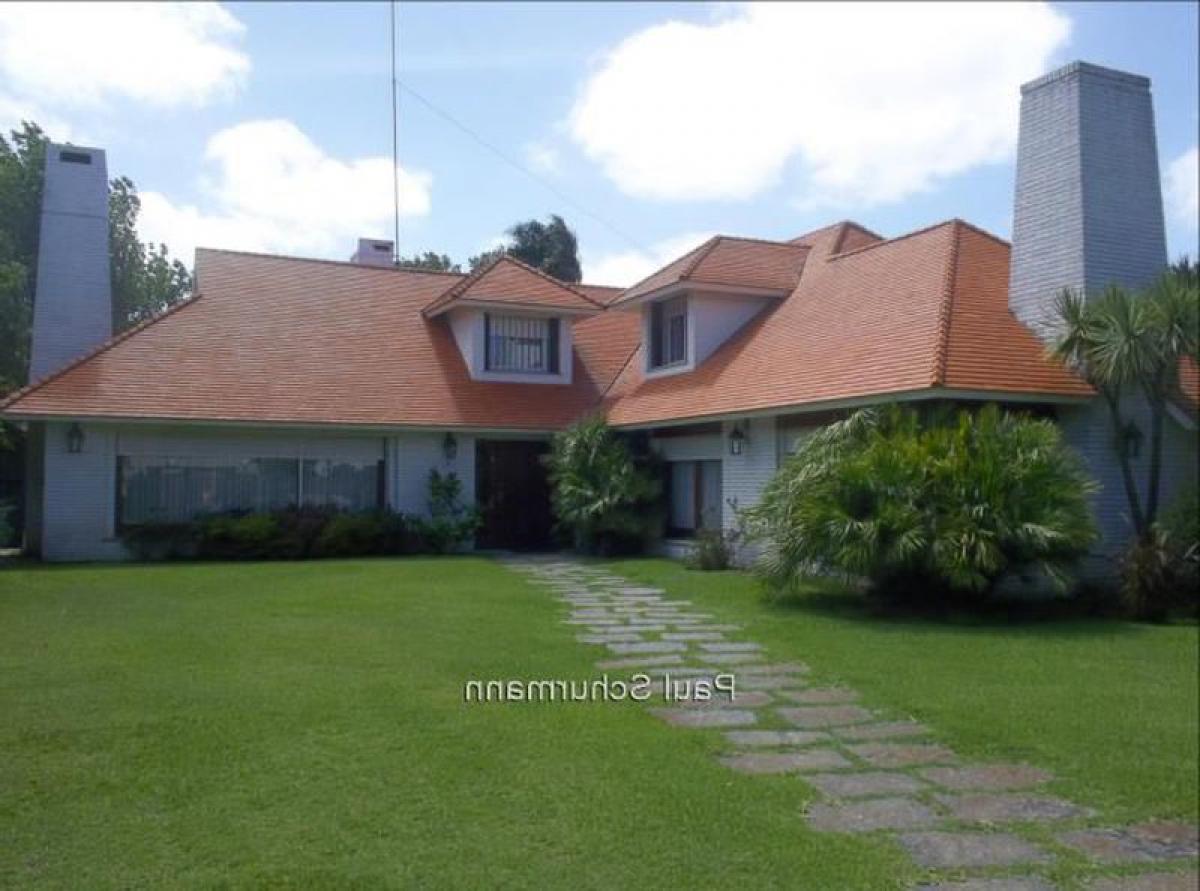4 bedrooms House in Montevideo, Uruguay No. 3908