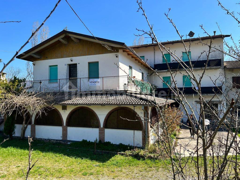 4 bedrooms Apartment in Pavullo nel Frignano, Italy No. 63452