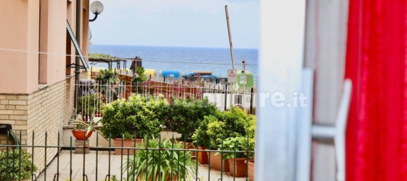 2 bedrooms Apartment in Genoa, Italy No. 372862 2