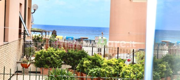 2 bedrooms Apartment in Genoa, Italy No. 372862 3