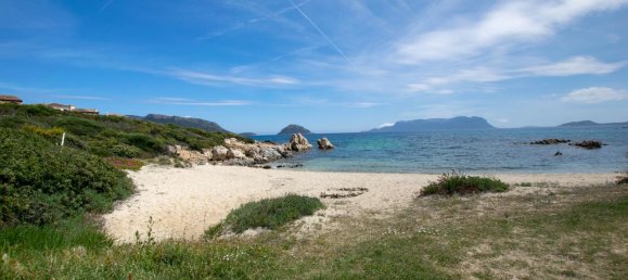 Дом с 3 комнатами в Гольфо Аранчи, Италия № 233858 21