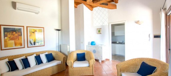 Дом с 3 комнатами в Гольфо Аранчи, Италия № 233858 24