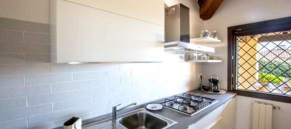 Дом с 3 комнатами в Гольфо Аранчи, Италия № 233858 30