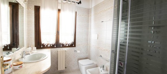 Дом с 3 комнатами в Гольфо Аранчи, Италия № 233858 2