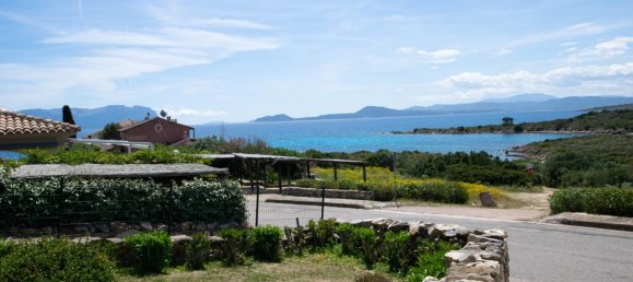 Дом с 3 комнатами в Гольфо Аранчи, Италия № 233858 18