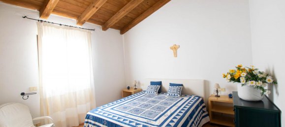 Дом с 3 комнатами в Гольфо Аранчи, Италия № 233858 32