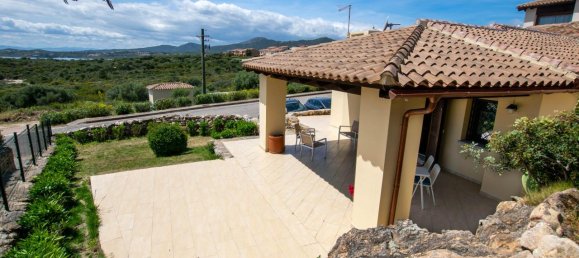 Дом с 3 комнатами в Гольфо Аранчи, Италия № 233858 7