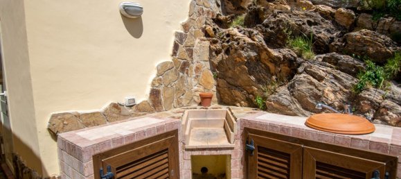 Дом с 3 комнатами в Гольфо Аранчи, Италия № 233858 6