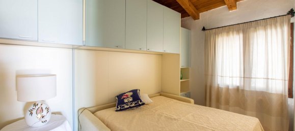 Дом с 3 комнатами в Гольфо Аранчи, Италия № 233858 35