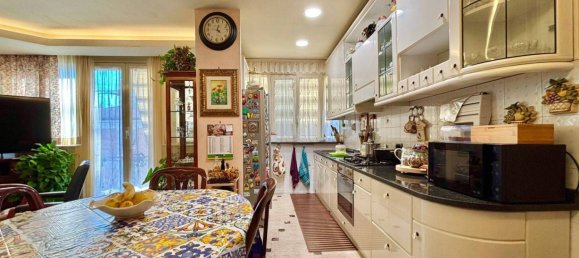 2 bedrooms Apartment in Rome, Italy No. 273328 10