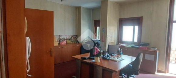 6-salle Bureau à Bergamo, Italy No. 80241 2