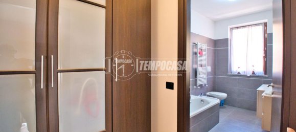 4 rooms Villa in Romentino, Italy No. 14616 19