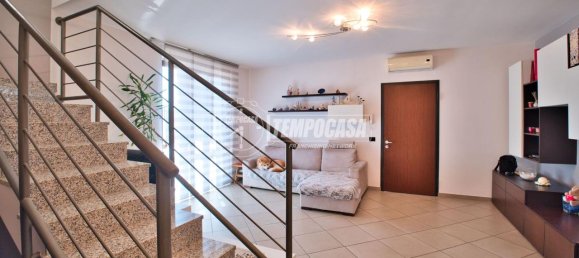 4 rooms Villa in Romentino, Italy No. 14616 6