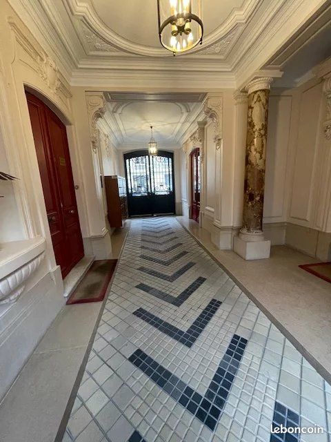 Studio in Paris, France, Nr. 329833