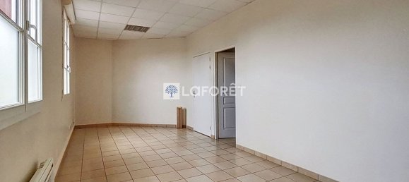 2 rooms Commercial property in Chauny, France No. 262156 4