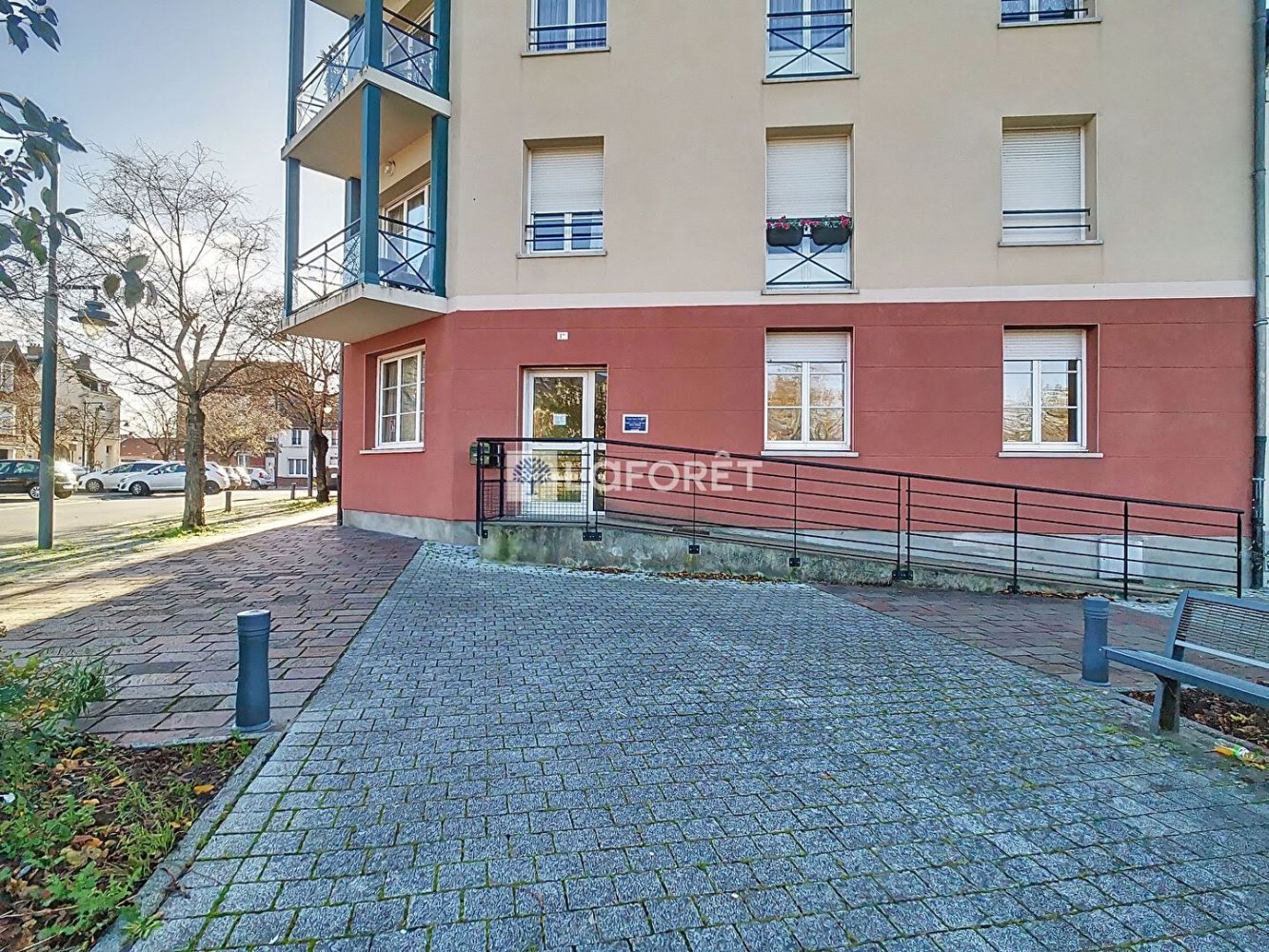 2 rooms Commercial property in Chauny, France No. 262156