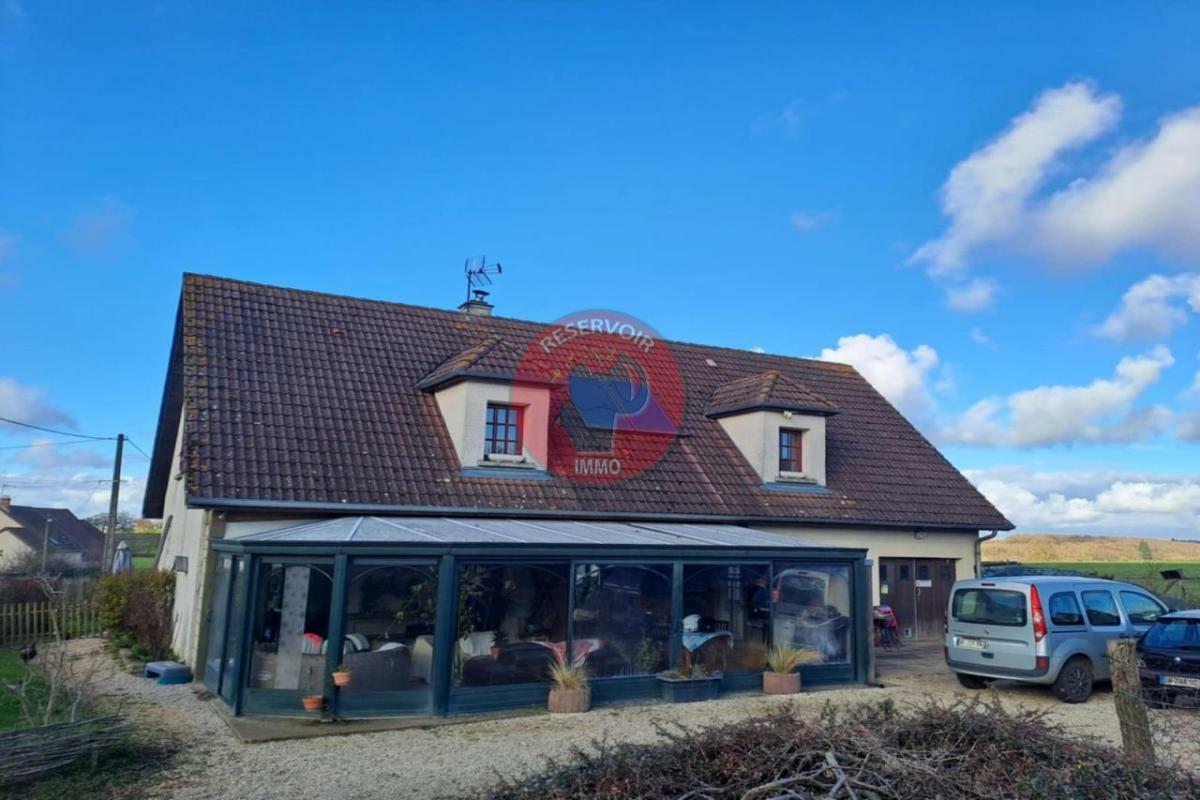 4 bedrooms House in Cote-d'Or, France No. 355862