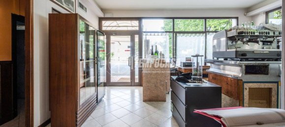 3 bedrooms House in Maranello, Italy No. 338714 16