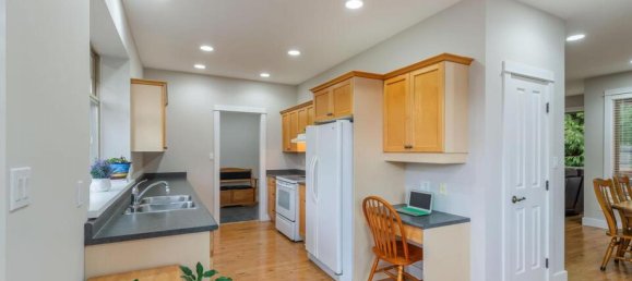 4 Schlafzimmer Haus in British Columbia, Canada, Nr. 1197 5