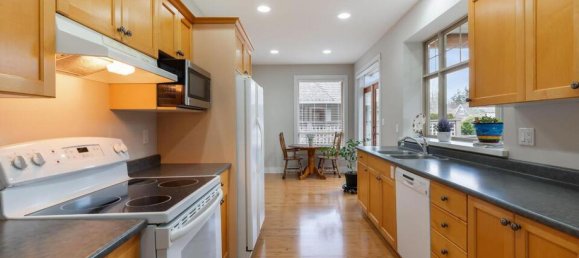 4 Schlafzimmer Haus in British Columbia, Canada, Nr. 1197 3