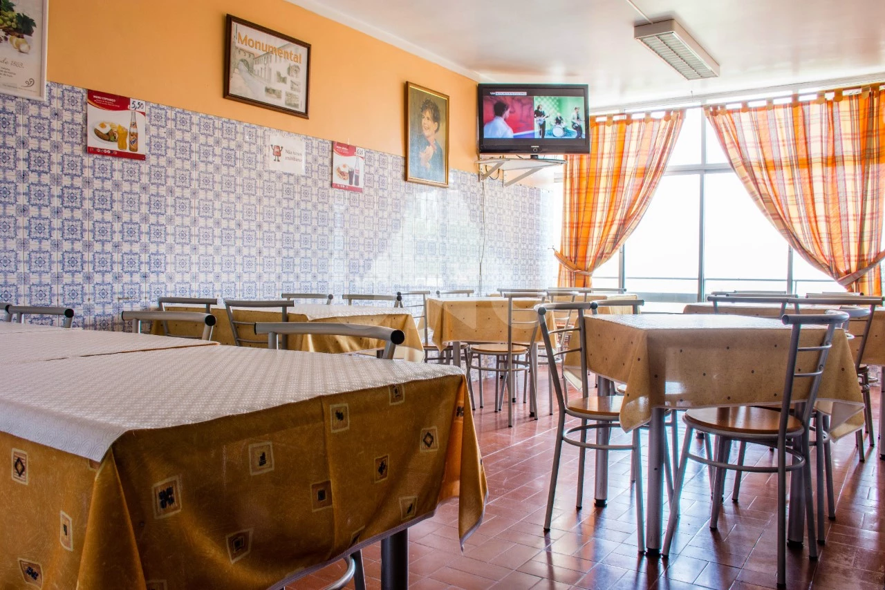  عقار تجاري في Covilha, Portugal 90متر مربع رقم 74615