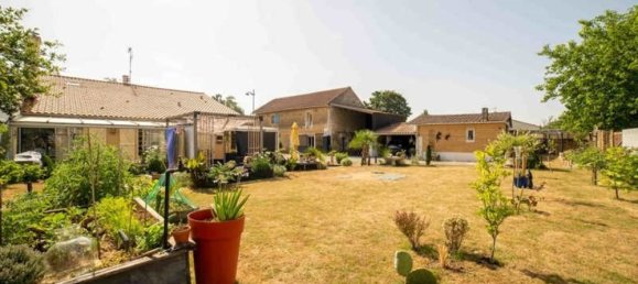 4 Schlafzimmer Haus in Sainte-Gemme-la-Plaine, France, Nr. 287116 7