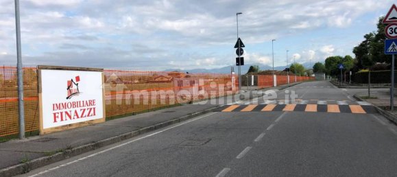 610m² Land in Calcinate, Italy No. 73751 5