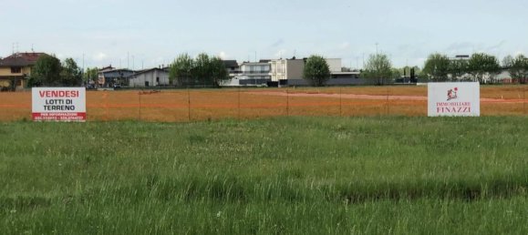 610m² Land in Calcinate, Italy No. 73751 10