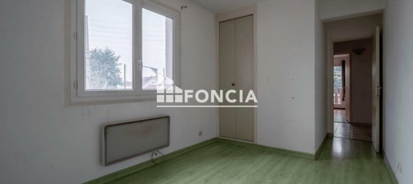 2 bedrooms Apartment in Fleury-les-Aubrais, France No. 40398 4