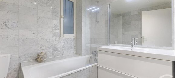 2 bedrooms Apartment in Paris, France No. 180069 9