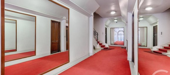 2 bedrooms Apartment in Paris, France No. 180069 11