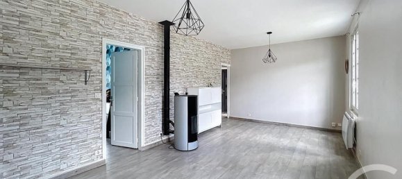 Casa de 3 dormitorios en Lacroix-Saint-Ouen, France No. 363140 2