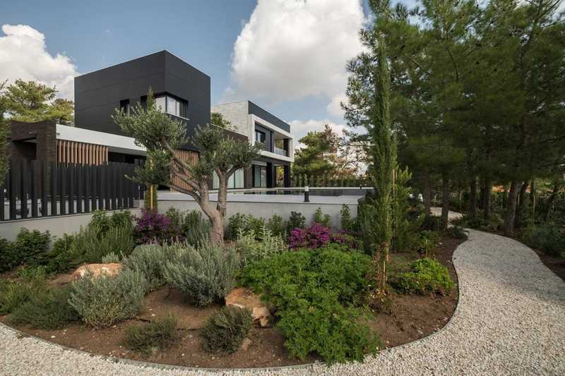 7 bedrooms Commercial property in Souni–Zanatzia, Cyprus No. 18251